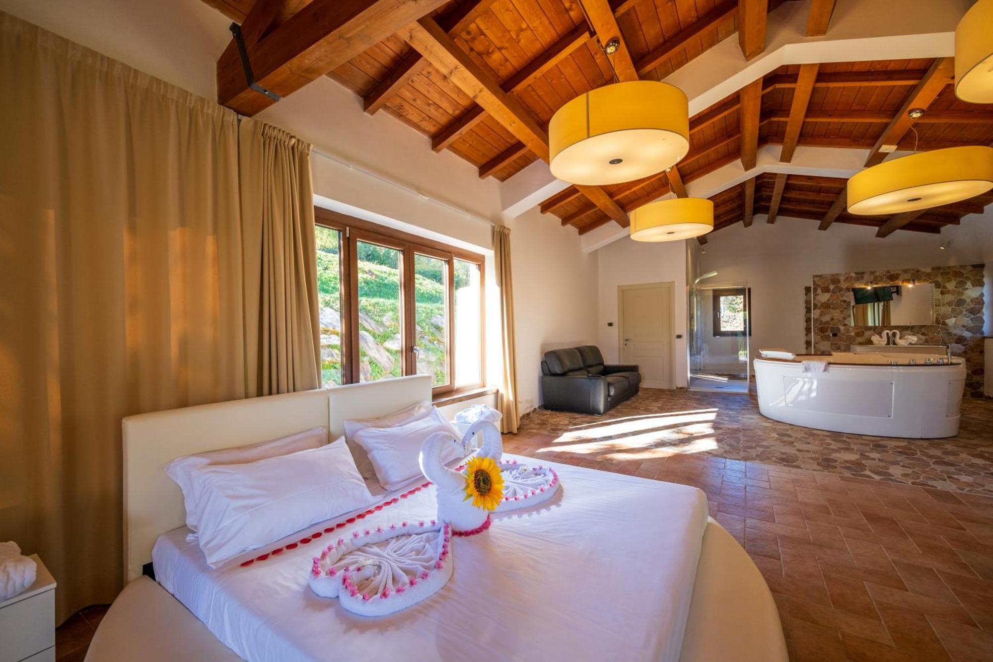 Agriturismo Borgo Biaia Camporgiano Dış mekan fotoğraf