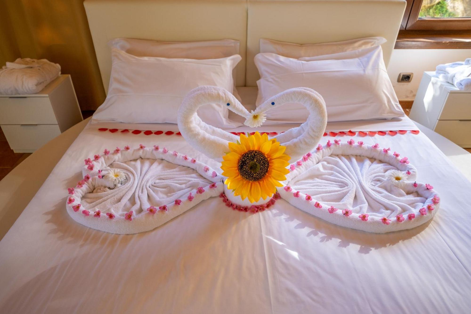 Agriturismo Borgo Biaia Camporgiano Dış mekan fotoğraf