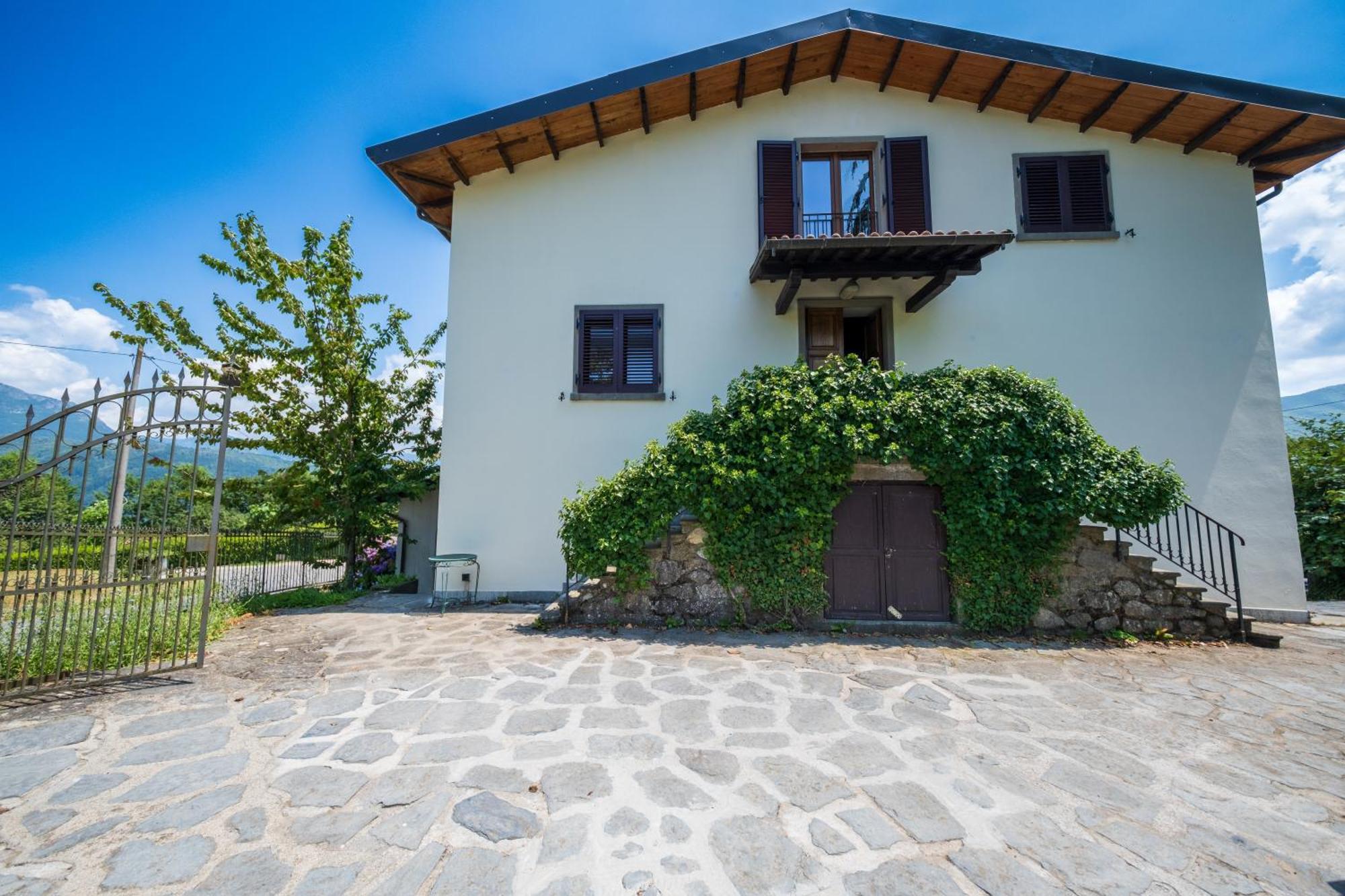 Agriturismo Borgo Biaia Camporgiano Dış mekan fotoğraf